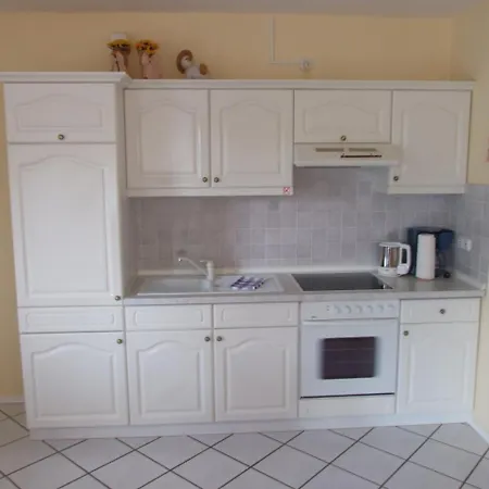 Haus Am Huegel Apartman *